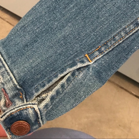 Levi’s Washed Denim Jacket - Picture 2 of 8